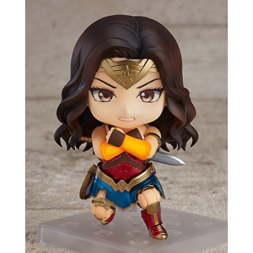 Wonder Woman Hero's Edition: ~3.9" x Nendoroid Mini Action Figure + 1 Anime Themed Trading Card Bundle